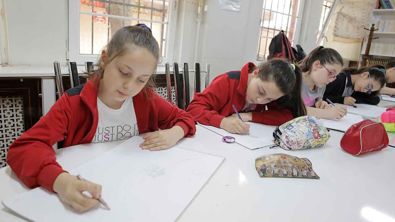 Çocuk Hakları Karikatür Atölyesi Yapıldı