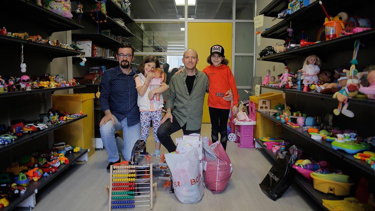 Çocuklar Oyuncaklarını Bağışlıyor